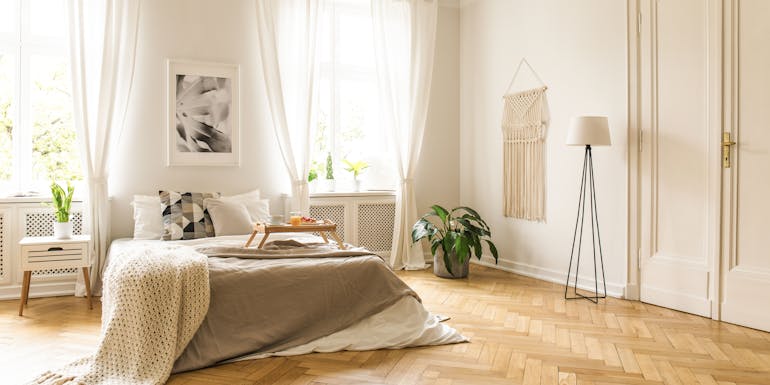 Bedroom with parquet