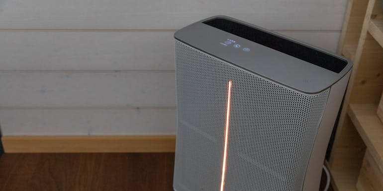 Roger little air purifier by Stadler Form shows the air quality Roger little air purifier by Stadler Form shows the air quality