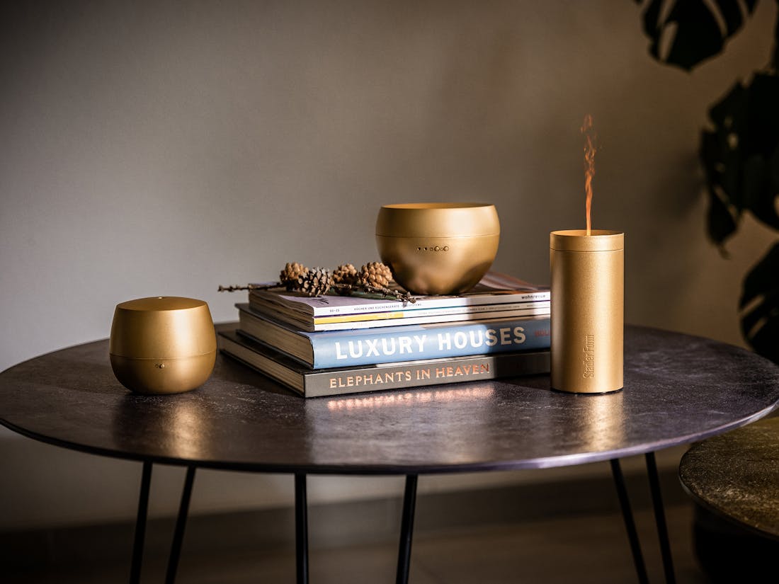 Mia, Jasmine and Lucy aroma diffuser by Stadler Form in white Mia, Jasmine and Lucy aroma diffuser by Stadler Form in gold