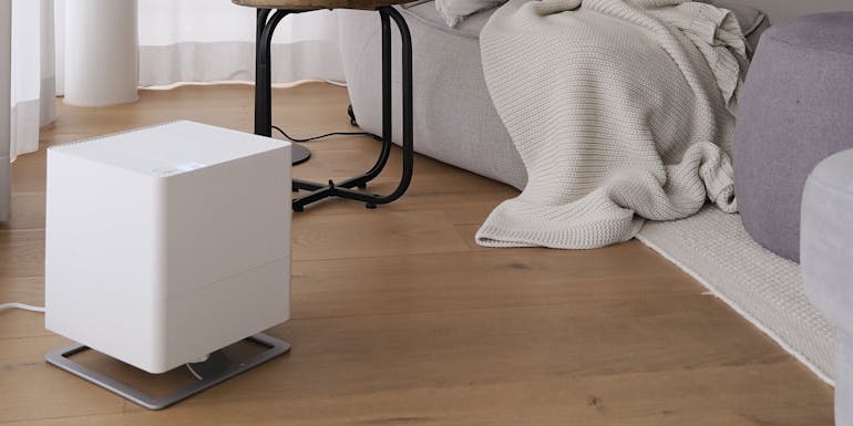 Stadler Form Oska Luftbefeuchter in einem Wohnzimmer Stadler Form Oska Luftbefeuchter in einem Wohnzimmer