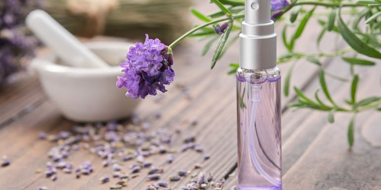 Ätherisches Öl mit Lavendel Ätherisches Öl mit Lavendel