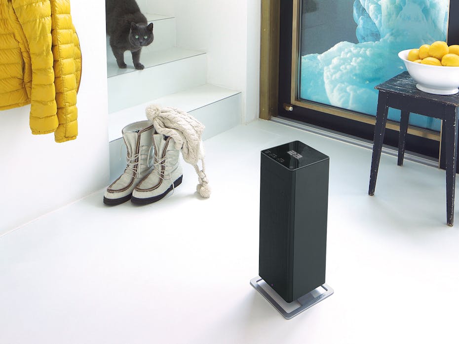 Anna big heater by Stadler Form in black in an entrance area