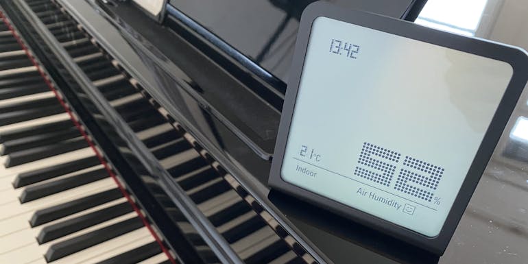 Selina hygrometer placed on piano Selina hygrometer placed on piano