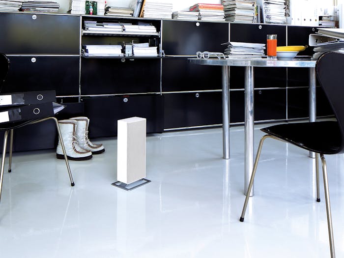 Anna Heizlüfter von Stadler Form in Weiß Anna-Heizgerät von Stadler Form in Weiß in einem Büro