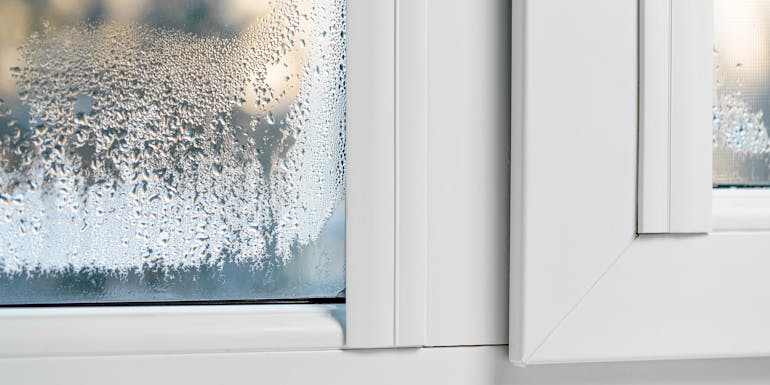 Kondensation drinnen am Fenster Kondensation drinnen am Fenster