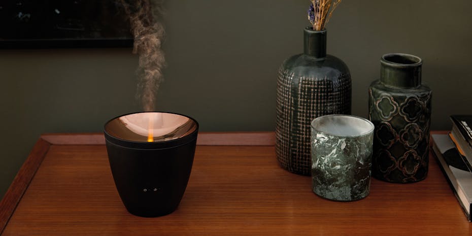 Stadler Form Zoe Aroma Diffuser von Stadler Form auf einer Kommode