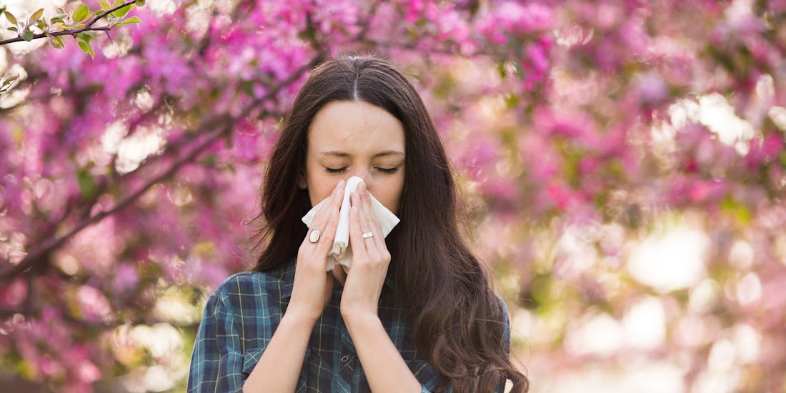 Frau mit Allergie Frau mit Allergie