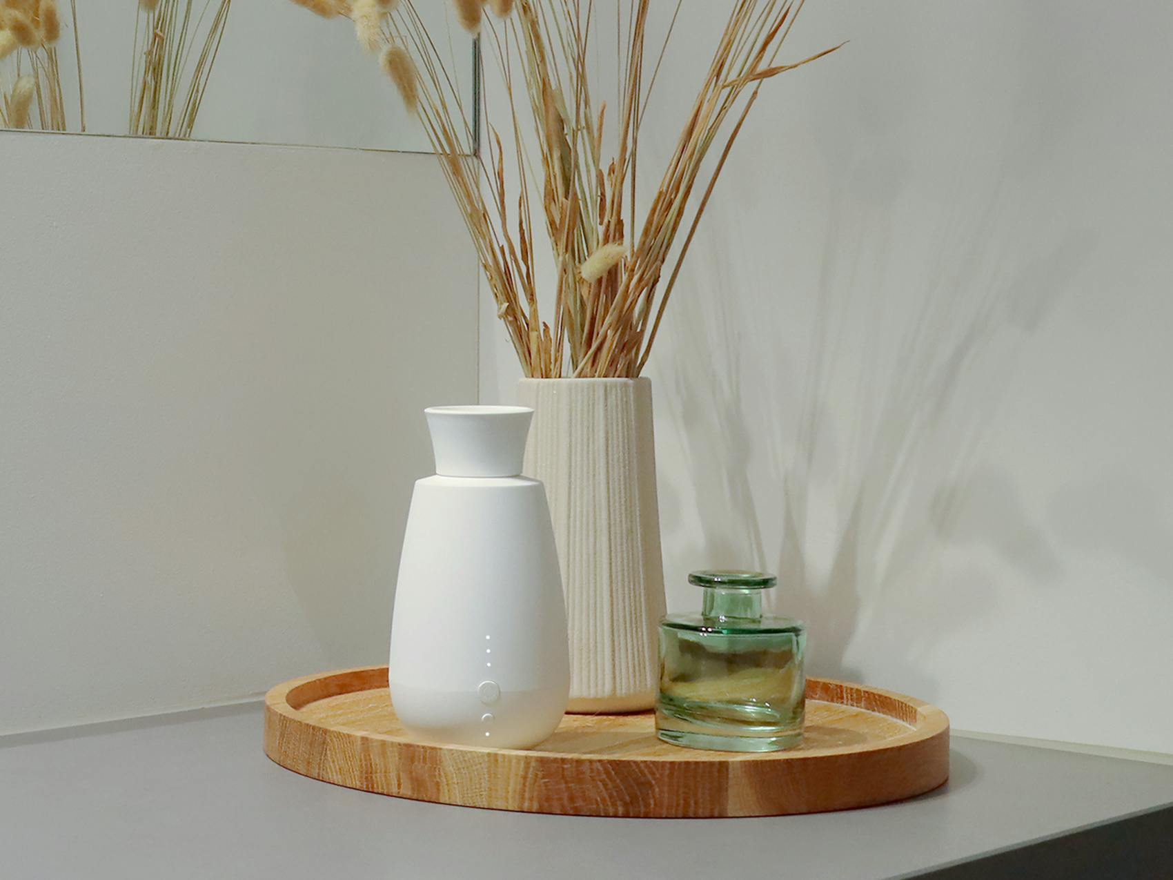 Stadler Form Ella Aroma-Diffusor Stadler Form Ella Aroma-Diffuser auf einem Sideboard