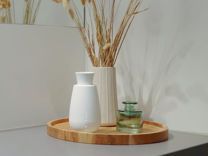 Stadler Form Ella Aroma-Diffusor Stadler Form Ella Aroma-Diffuser auf einem Sideboard