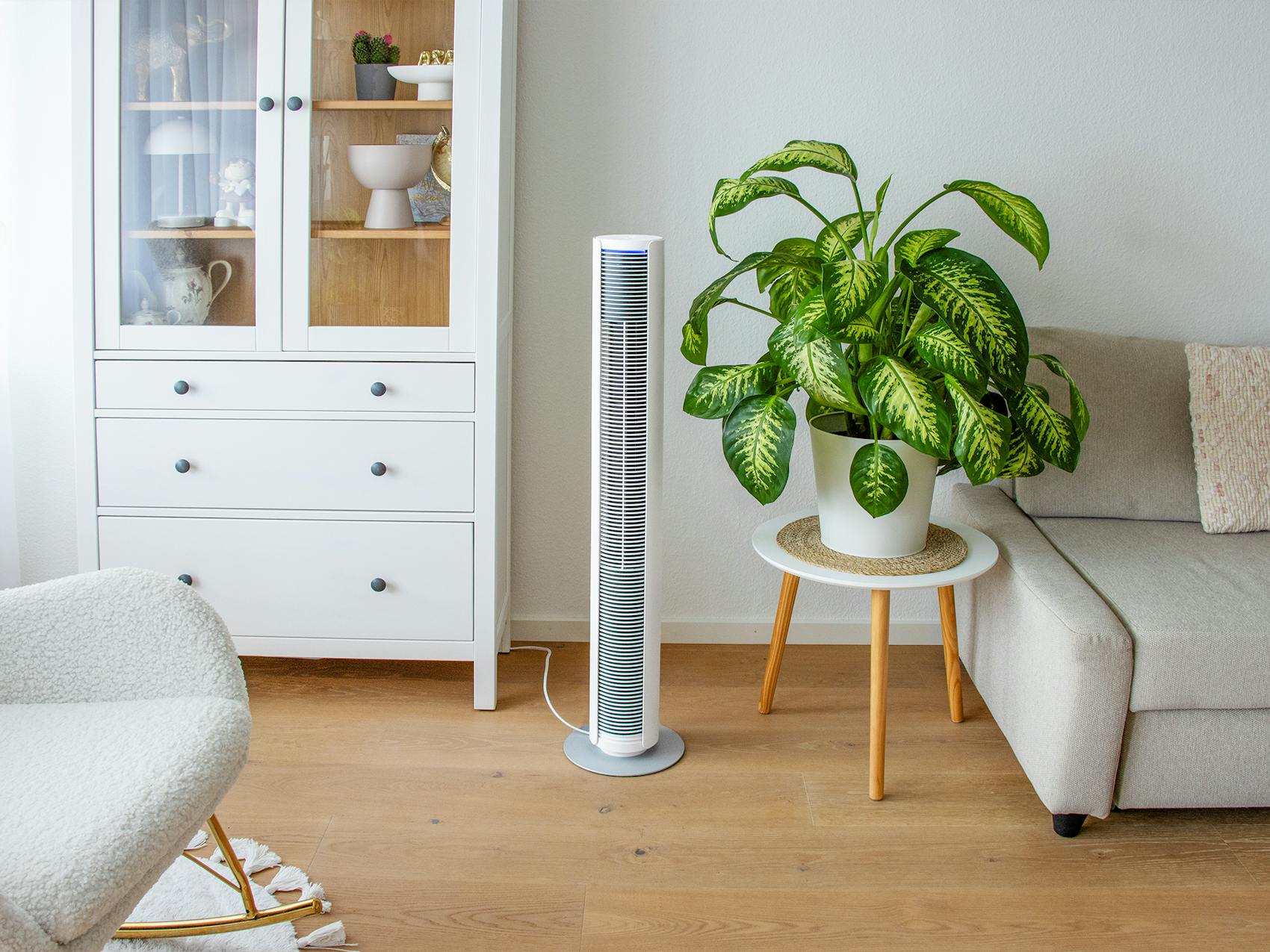 Stadler Form Peter tower fan Stadler Form Peter tower fan in a living room
