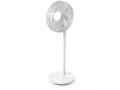 Finn mobile avec ventilateur à batterie par Stadler Form en blanc en vue en perspective Mobile Finn avec ventilateur à batterie par Stadler Form en blanc, vue en perspective.