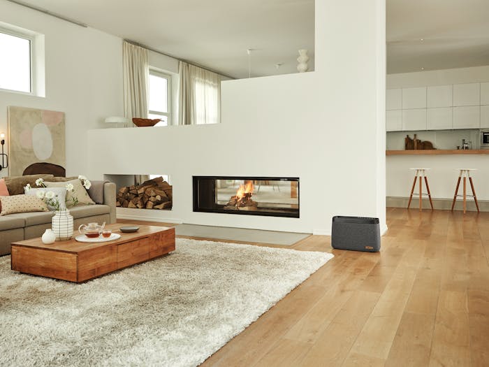 Karl großer Luftbefeuchter von Stadler Form in einem Wohnzimmer Karl großer Luftbefeuchter von Stadler Form in einem Wohnzimmer