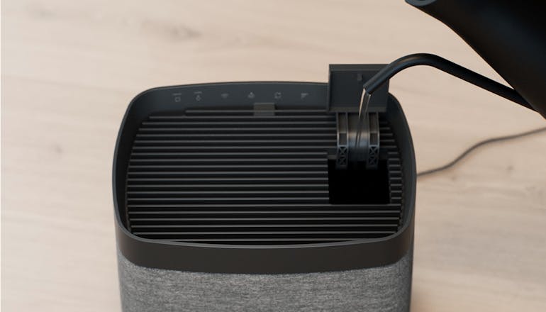 Stadler Form Karl und Befüllung des Wassertanks von oben